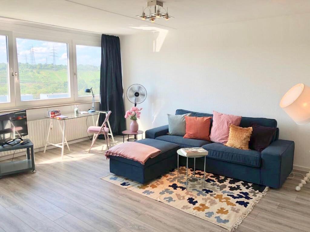 Grosses Appartement Mit Aussichtsbalkon Ludwigsburg Luaran gambar