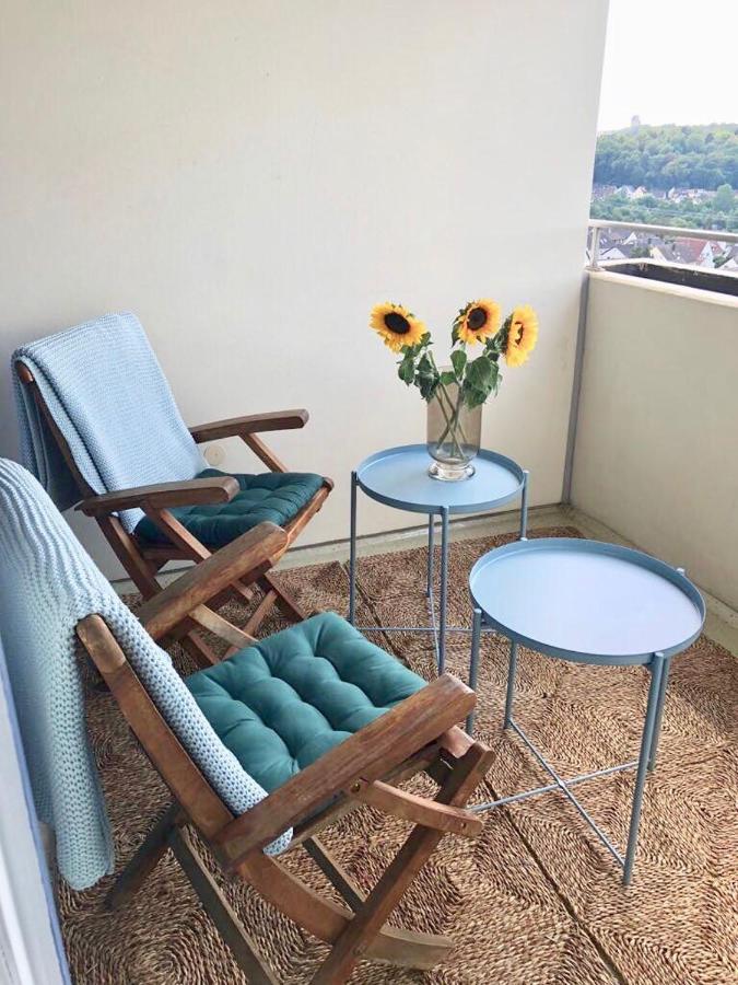 Grosses Appartement Mit Aussichtsbalkon Ludwigsburg Luaran gambar